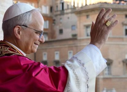 Após cirurgia no pulmão, papa Leão XIV retoma audiência com fiéis no Vaticano