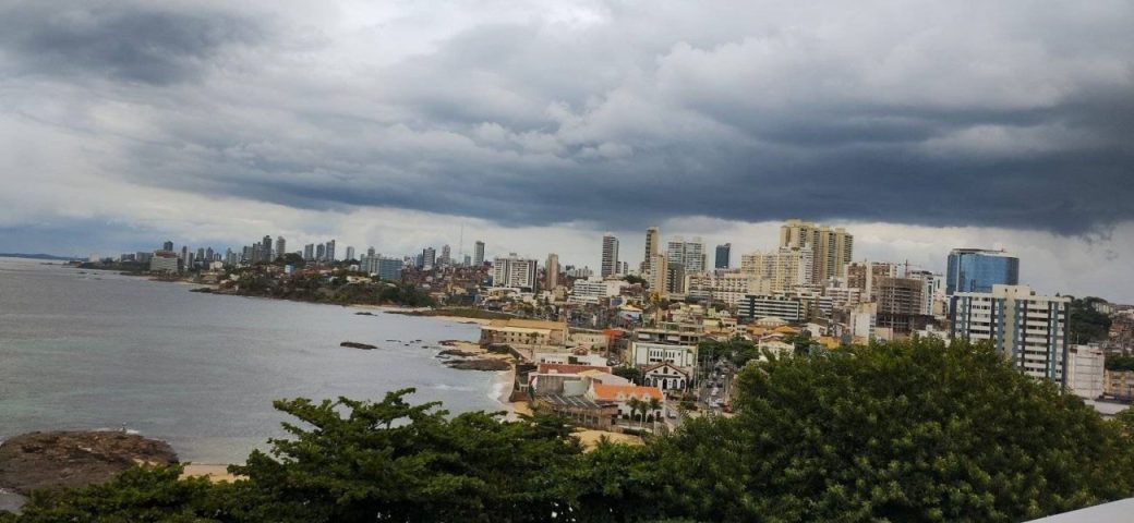 Inmet alerta para tempestades em cinco regiões da Bahia