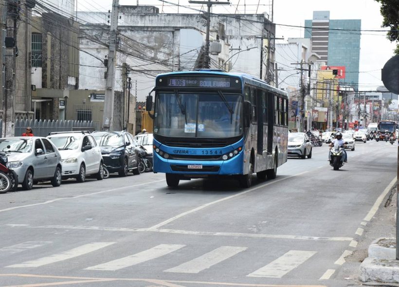 Secretaria de Mobilidade diz que frota de ônibus operou 100% no domingo, 25, em Feira de Santana e foi fiscalizada por juíza do TRE