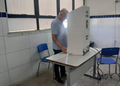 Em recuperação de cirurgia cardíaca, José Ronaldo, prefeito de Feira de Santana, vota neste domingo, 25