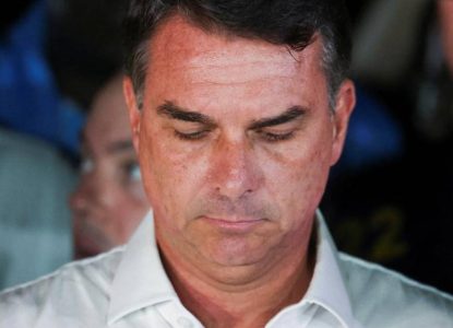 Polícia Federal apura possível fuga de Flávio Bolsonaro do Brasil rumo aos Estados Unidos