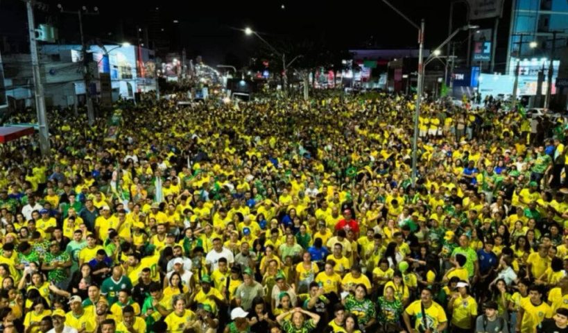 “Bloquinho do 22” reúne público expressivo em Feira de Santana em apoio a Flávio Bolsonaro
