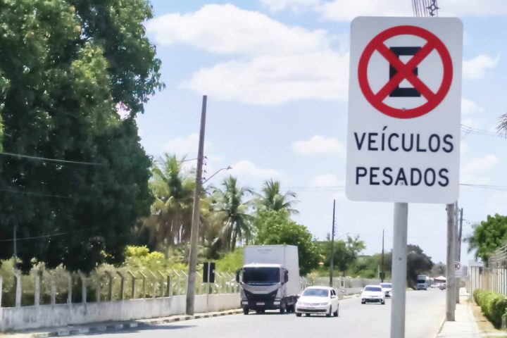 SMT cria serviço para ampliar fiscalização de tráfego e estacionamento indevidos de veículos pesados