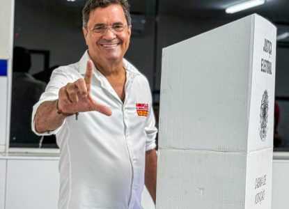 Reeleito para Assembleia Legislativa, Angelo Almeida celebra votos em 378 cidades da Bahia