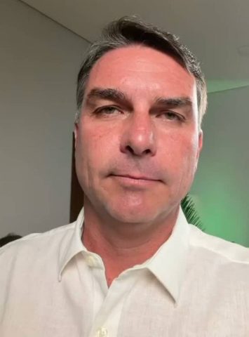 TSE confirma falha técnica em propaganda de Flávio Bolsonaro e anuncia reexibição