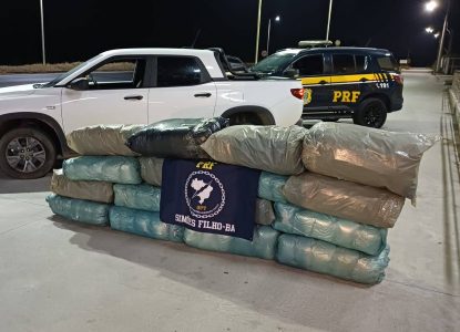 Polícia Rodoviária Federal apreende 140kg de maconha durante fiscalização na BR-324, em Salvador