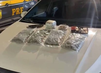 PRF apreende drogas e carregadores de pistola durante abordagem no distrito de Humildes, em Feira de Santana