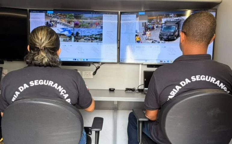 Polícia Militar emprega recursos tecnológicos nos locais de votação em Feira de Santana