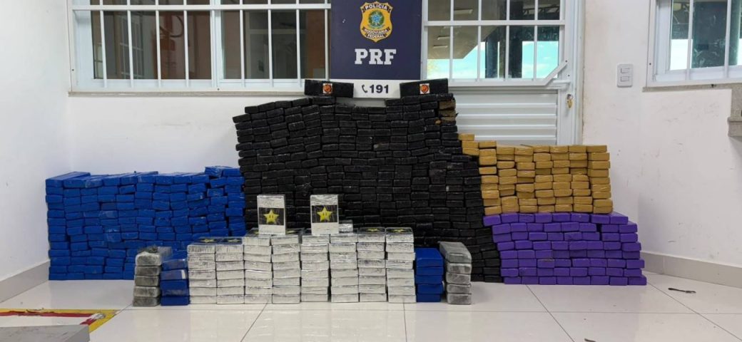 PRF apreende mais de 520kg de drogas na BR-116 no interior da Bahia