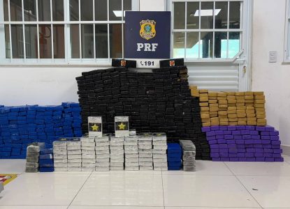 PRF apreende mais de 520kg de drogas na BR-116 no interior da Bahia