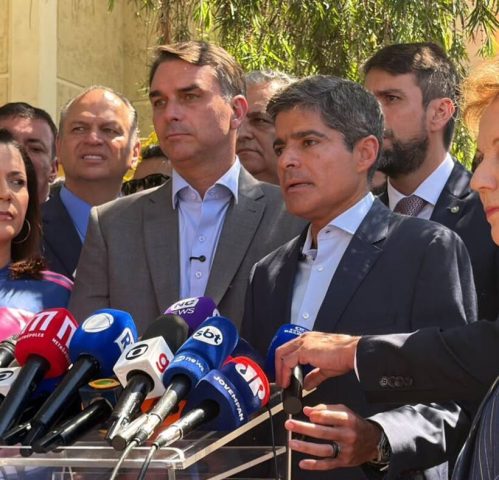 Após derrota, ACM Neto declara apoio a Flávio Bolsonaro no segundo turno das eleições