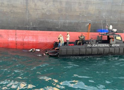 Em Salvador, Polícia localiza grande quantidade de droga escondida em navio com destino à Europa