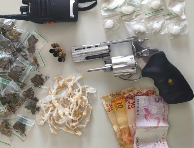 Suspeito de atirar contra policiais morre após confronto no bairro Mangabeira, em Feira de Santana