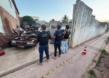 Quatro pessoas são presas após Polícia descobrir desmanche clandestino de veículos no interior da Bahia