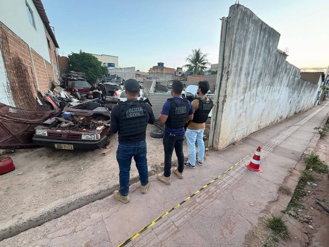 Quatro pessoas são presas após Polícia descobrir desmanche clandestino de veículos no interior da Bahia