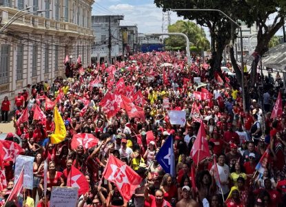 Na véspera do segundo turno das Eleições 2026, apoiadores de Lula realizam ato em Feira de Santana