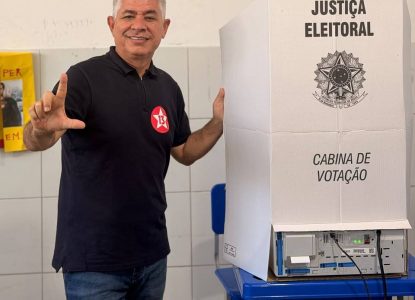 Prefeito de Anguera, na região de Feira de Santana, Mauro Vieira vota no segundo turno e destaca compromisso com população