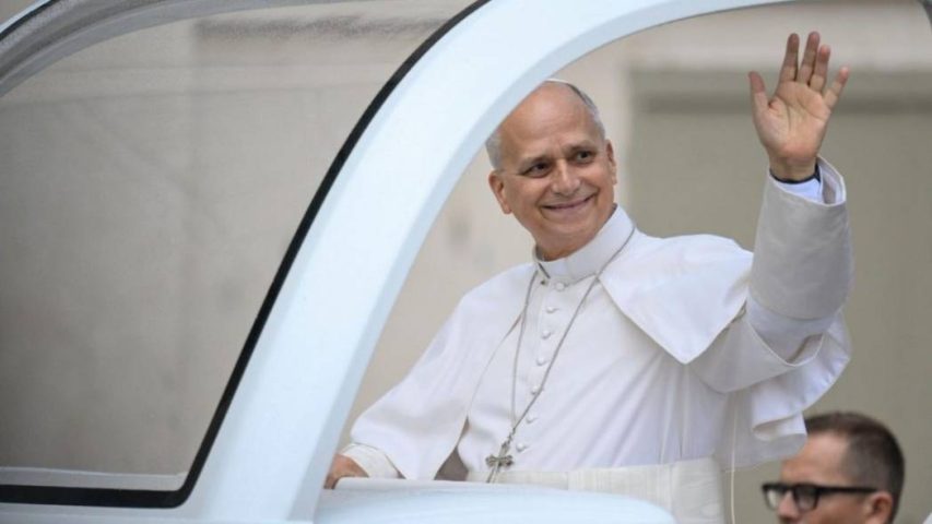 Papa Leão XIV não precisará de mais tratamento contra câncer, dizem médicos