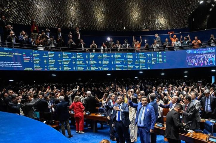 Senado aprova fim da escala 6×1 e redução da jornada de trabalho no Brasil; entenda como vai funcionar
