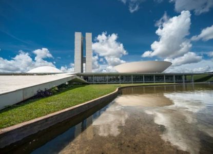 Câmara dos Deputados abre concurso com salários acima de R$ 32 mil; veja vagas