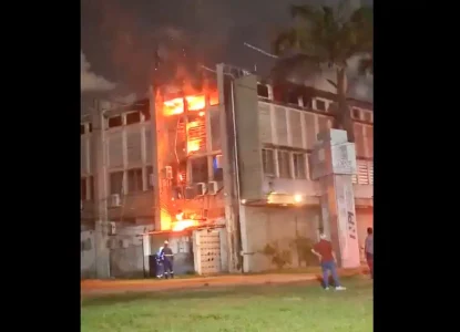 Polícia Federal vai investigar incêndio na Universidade Federal de Pernambuco