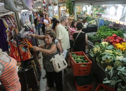 Cortes em auxílios sociais podem gerar retração em cidades do interior do Brasil