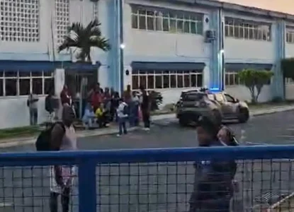 Eleitores relatam urnas fechadas e falta de transporte em Salvador